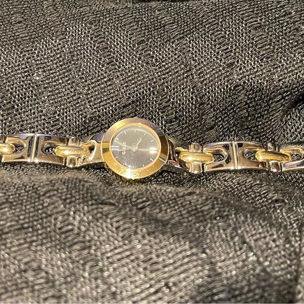GUESS Watch - Picture 3 of 4